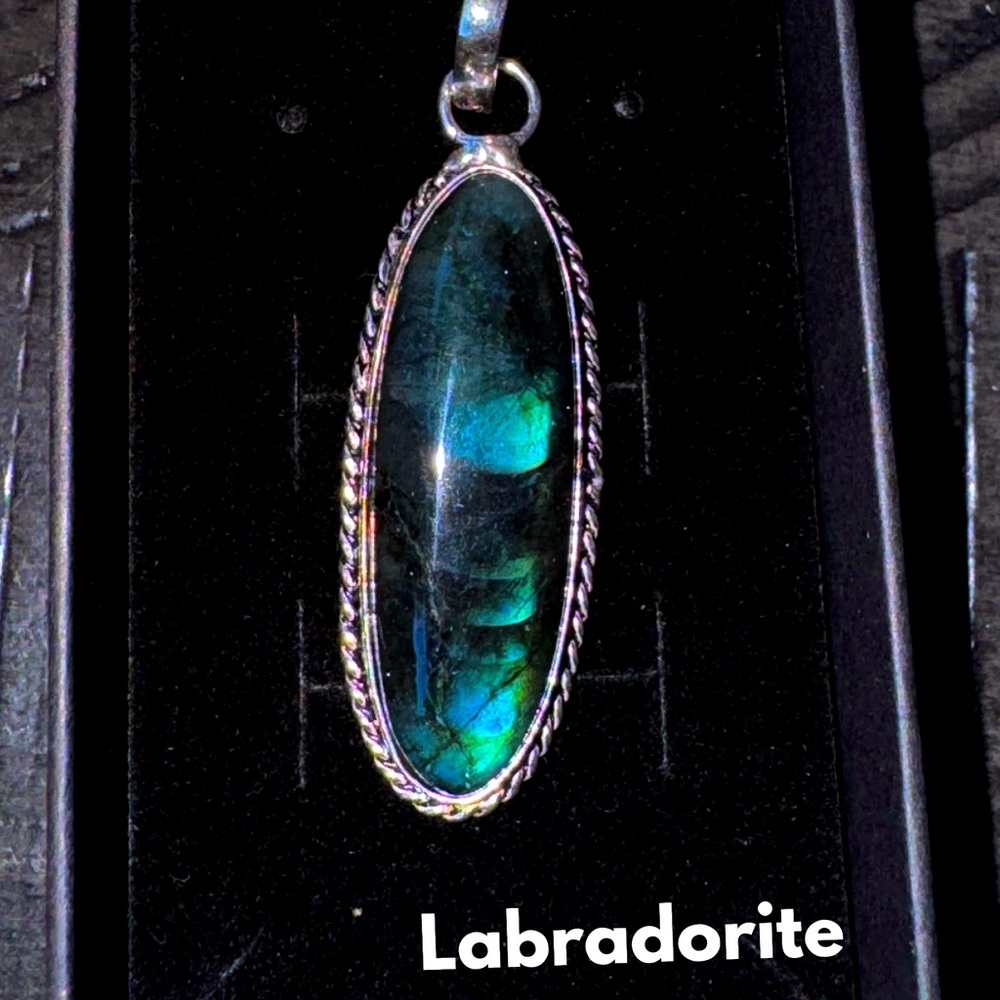AAA+ LABRADORITE PENDANT NECKLACE| 925 sp